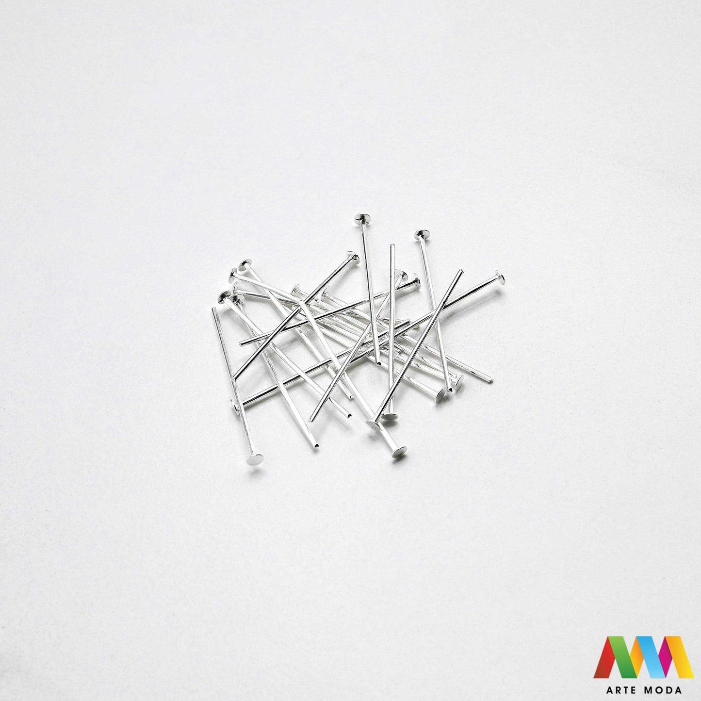 igle pinovi headpins eyepins omčicom glavicom elementi DIY pribor srebrni zlatni za izradu nakita pribor Pretvorite perle u nakit s lakoćom Metalni čavlići su osnovni alat za izradu naušnica privjesaka nizova perli Bilo da trebate igle s ravnom glavom za završetak ili igle s omčicom za daljnje spajanje naša ponuda osigurava kvalitetu i savitljivost potrebnu za profesionalne rezultate Izaberite idealnu duljinu i boju za svoj uradi sam projekt i osigurajte čvrstinu svojim kreacijama arte moda repromaterijal