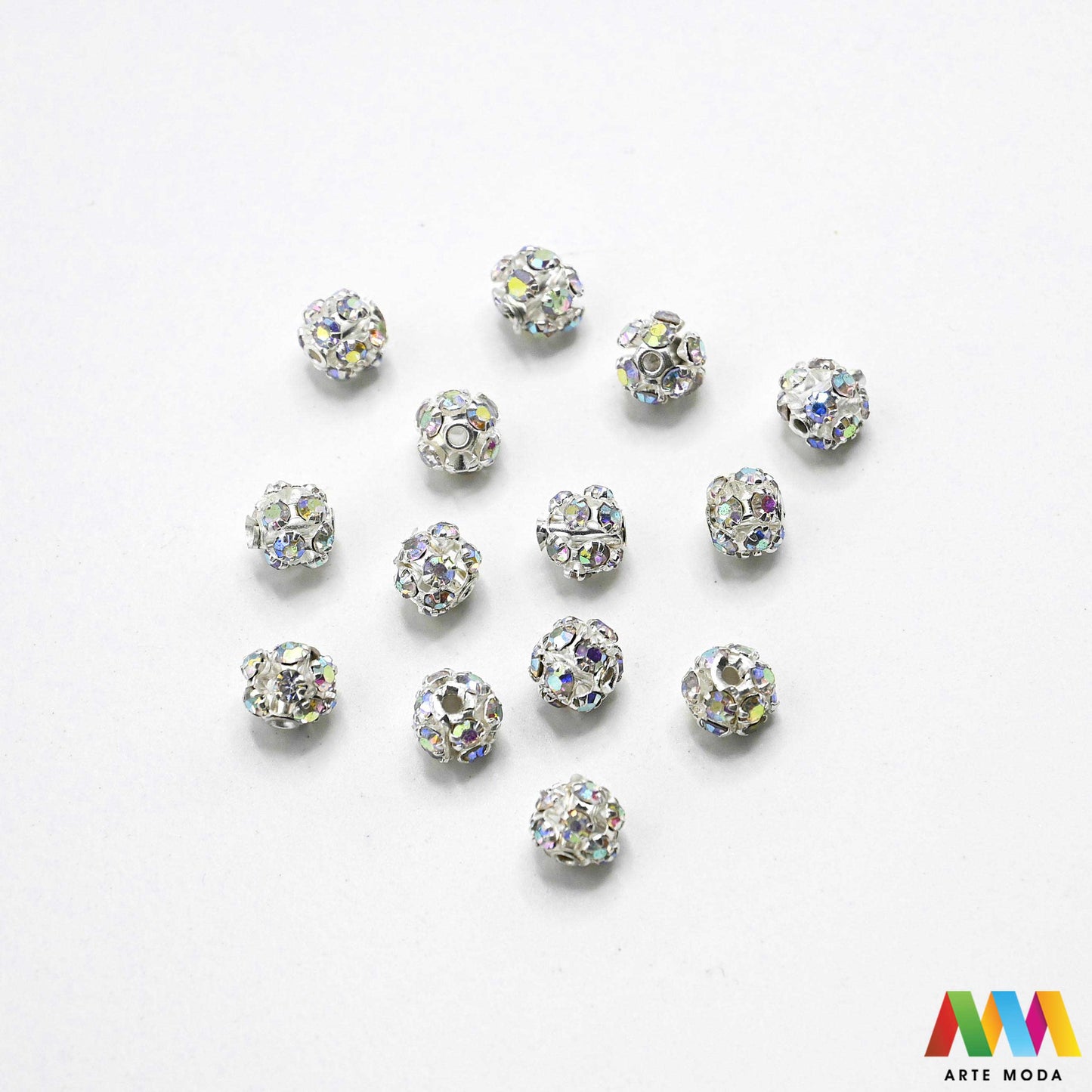 shamballa disco kugle kristalne perle sjajne kuglice cirkoni glamur nakit izrada narukvica DIY svjetlucavo šarene pave s kristalima za svjetlucave narukvice materijal ogrlice Dodajte dozu glamura svojim kreacijama su prekrivene stotinama sitnih kristala koji pružaju efekt Ove svjetlucave perle su idealne za izradu popularnih elegantnih naušnica i upečatljivih ogrlica Dostupne u širokoj paleti boja naše kristalne kuglice osigurat će da vaš uradi sam nakit bude u centru pažnje arte moda repromaterijal