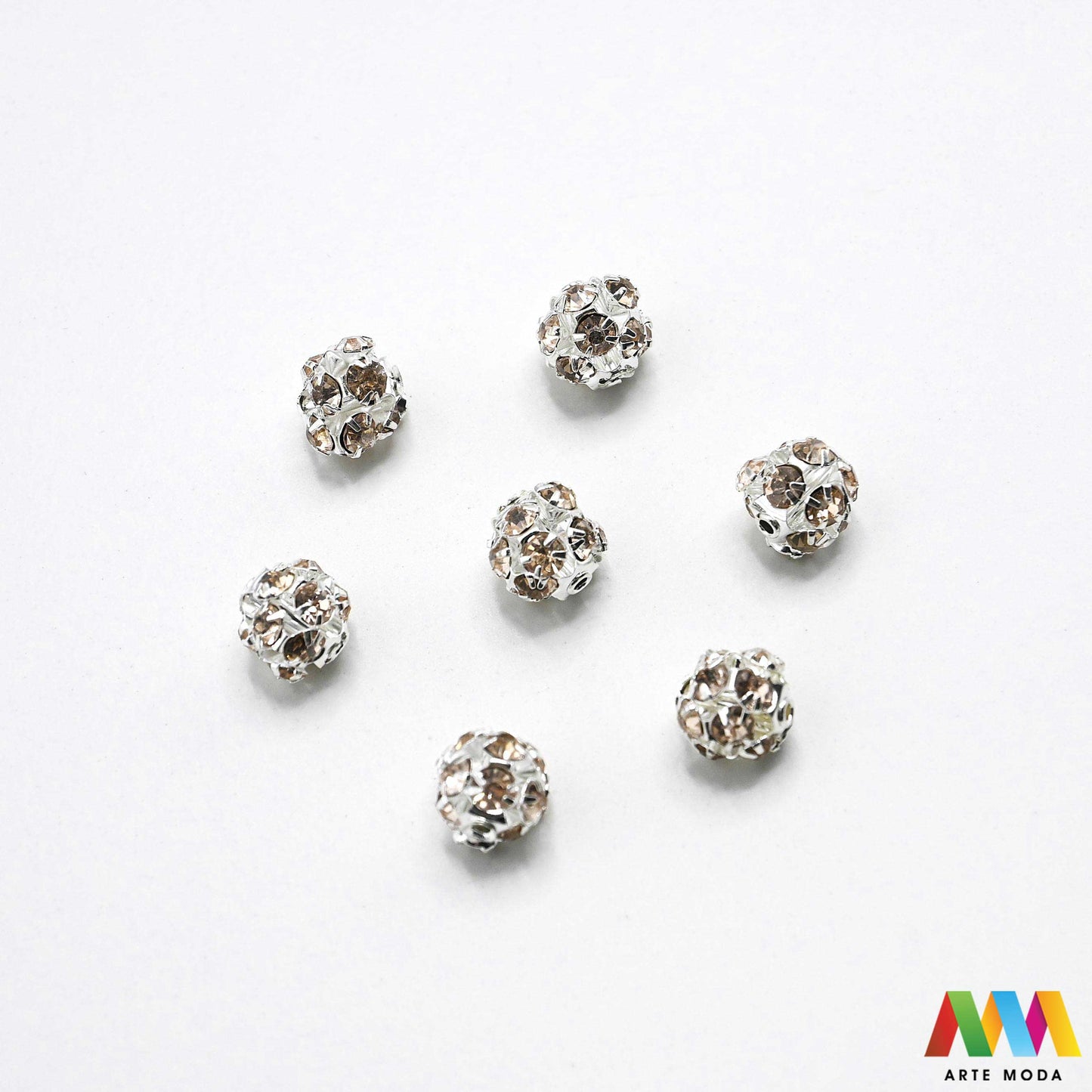 shamballa disco kugle kristalne perle sjajne kuglice cirkoni glamur nakit izrada narukvica DIY svjetlucavo šarene pave s kristalima za svjetlucave narukvice materijal ogrlice Dodajte dozu glamura svojim kreacijama su prekrivene stotinama sitnih kristala koji pružaju efekt Ove svjetlucave perle su idealne za izradu popularnih elegantnih naušnica i upečatljivih ogrlica Dostupne u širokoj paleti boja naše kristalne kuglice osigurat će da vaš uradi sam nakit bude u centru pažnje arte moda repromaterijal