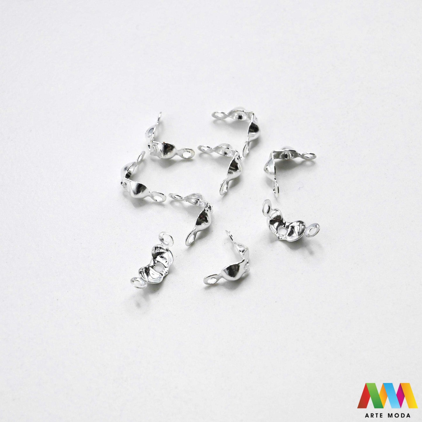 stiskač za čvor s petljom sakrivanje čvora metalne kapice čvorove štitnik petlja poklopac fiksiranje omčica metalni pribor DIY materijal srebrni zlatni Postignite savršen finiš Metalni žabo završetak esencijalan alat za sakrivanje čvorova fiksiranje kopči vašem nakitu kalote uredan izgled uradi sam projektu pretvarajući običan čvor elegantan metalni završetak s čvrstom omčicom Idealni za nizanje na konac svilu sajlu trajnost profesionalnu estetiku svojim kreacijama metalne završetke arte moda repromaterijal