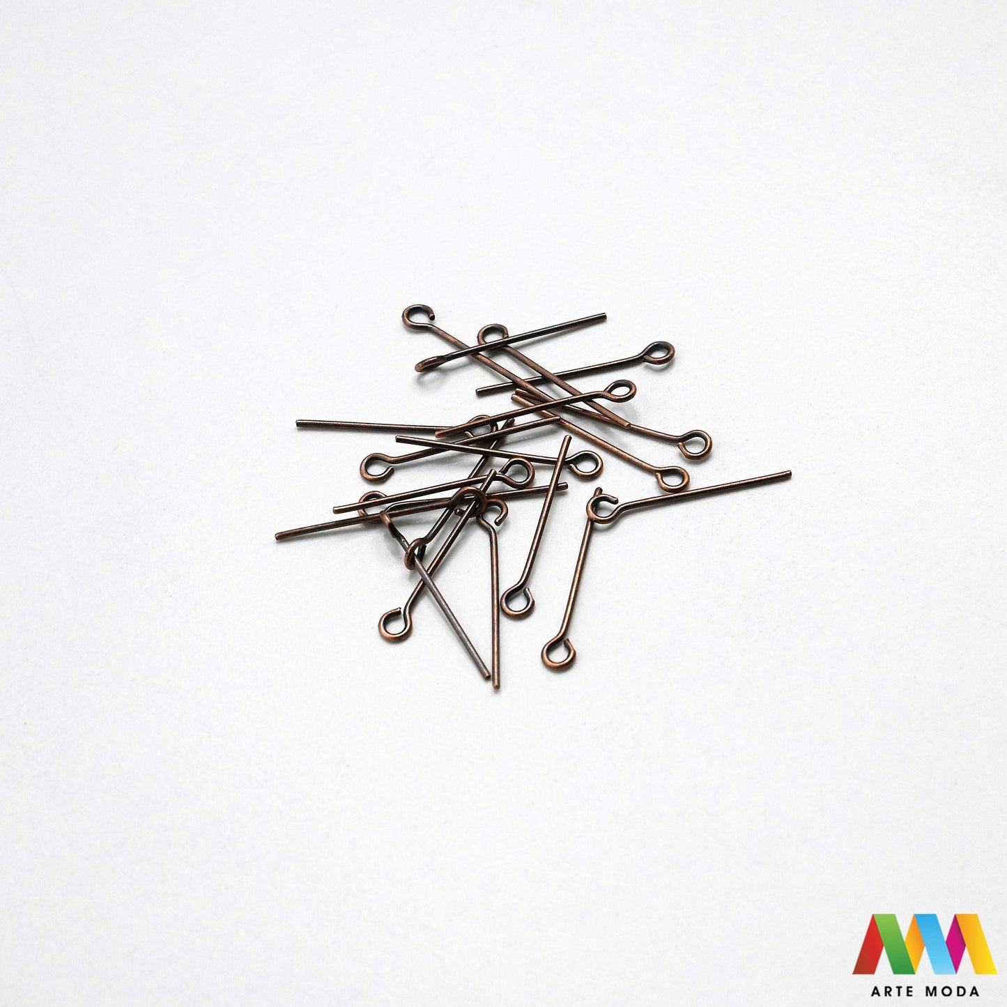 igle pinovi headpins eyepins omčicom glavicom elementi DIY pribor srebrni zlatni za izradu nakita pribor Pretvorite perle u nakit s lakoćom Metalni čavlići su osnovni alat za izradu naušnica privjesaka nizova perli Bilo da trebate igle s ravnom glavom za završetak ili igle s omčicom za daljnje spajanje naša ponuda osigurava kvalitetu i savitljivost potrebnu za profesionalne rezultate Izaberite idealnu duljinu i boju za svoj uradi sam projekt i osigurajte čvrstinu svojim kreacijama arte moda repromaterijal