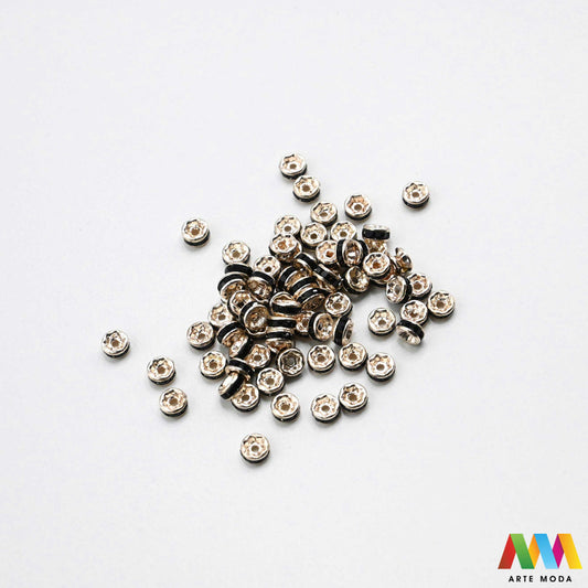 razdjelnik umetak spacer metalne izrada nakita DIY nakit distanceri metalni pribor separatori srebrne zlatne šajbice metalni za perle razmaknice komponente metal Mali ali ključni za profesionalan nakit Metalni umetci razdjelnici spacer perle služe za stvaranje razmaka i dodavanje sjaja perlama Sprječavaju trenje i ističu poludrago kamenje Neophodan element za izradu narukvica i ogrlica koje izgledaju bogatije i elegantnije arte moda repromaterijal