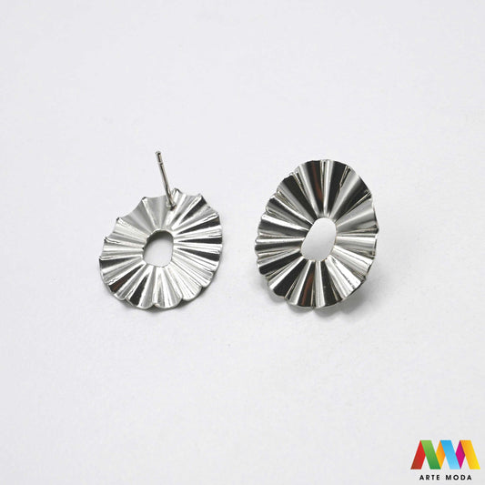 naušnice iglice uši visilice osnove elementi DIY klipse srebrne zlatne repromaterijal metalne metalni ringovi okrugle Pretvorite svoje ideje u stvarnost od samog početka Naše metalne baze za izradu naušnica pružaju savršenu osnovu za svaki stil od minimalističkih iglica na šaraf do upečatljivih visećih modela Bilo da lijepite elemente od polimerne gline ili slažete raskošne perle ove baze pružit će vašem uradi sam nakitu sigurnost stabilnost i besprijekoran profesionalan završetak arte moda repromaterijal