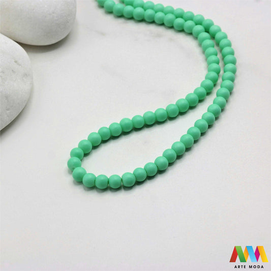 stakleni niz staklo perle zrna zrno staklena perla okrugle okrugla Staklene okrugle perle koje služe za nizanje i izradu nakita poput narukvica i ogrlica te torbica i ostalih modnih dodataka