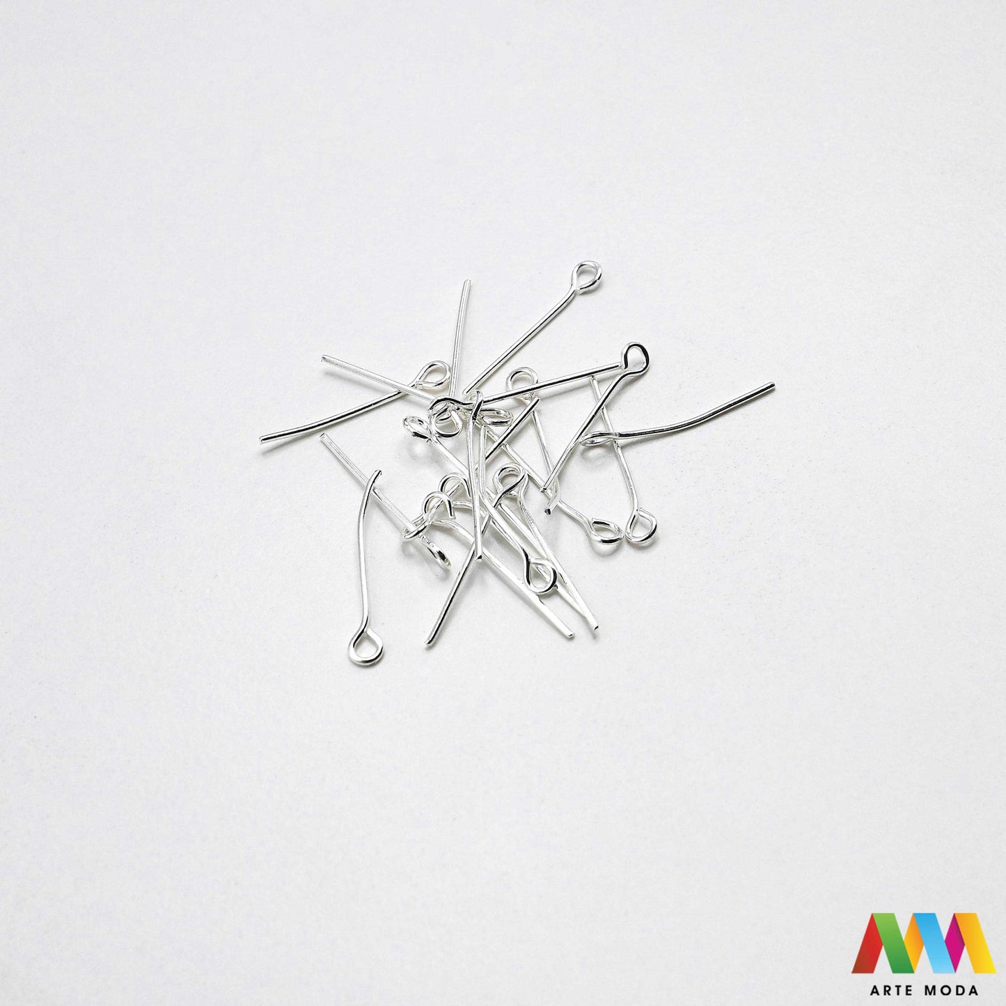 igle pinovi headpins eyepins omčicom glavicom elementi DIY pribor srebrni zlatni za izradu nakita pribor Pretvorite perle u nakit s lakoćom Metalni čavlići su osnovni alat za izradu naušnica privjesaka nizova perli Bilo da trebate igle s ravnom glavom za završetak ili igle s omčicom za daljnje spajanje naša ponuda osigurava kvalitetu i savitljivost potrebnu za profesionalne rezultate Izaberite idealnu duljinu i boju za svoj uradi sam projekt i osigurajte čvrstinu svojim kreacijama arte moda repromaterijal