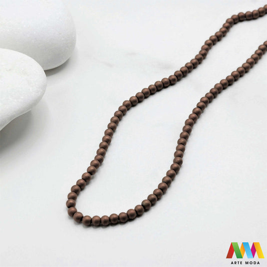 hematit krvavi kamen poludragi mineral metalni sjaj kvarc zrcalo kristal prirodni metalik meditacija zaštita repromaterijal Hematit (ili krvavi kamen) je prirodni mineral smeđe sive ili crne boje karakteriziran prisustvom hladnog metalnog sjaja Vjeruje se da pomaže u jačanju volje samopouzdanja i povezanosti s majkom zemljom Nakit izrađen od njega fascinira svojim tajanstvenim zrcalnim sjajem