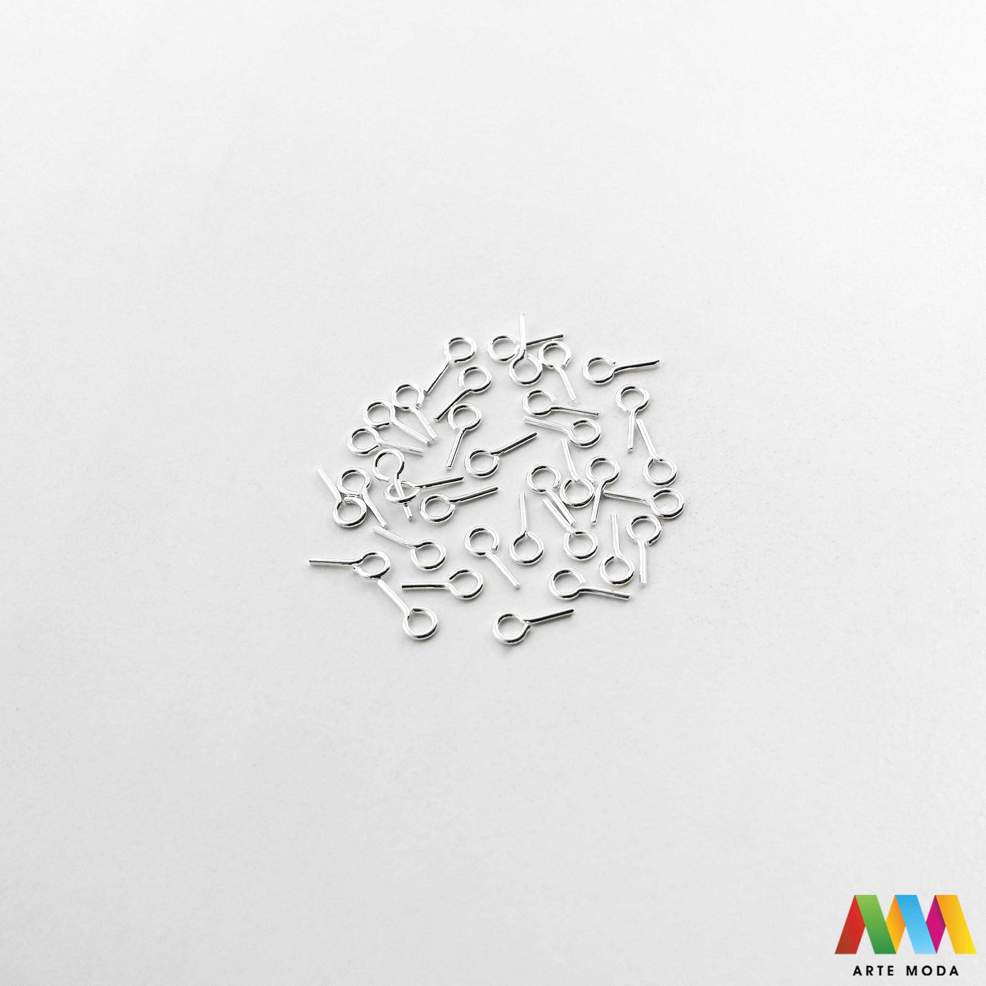 igle pinovi headpins eyepins omčicom glavicom elementi DIY pribor srebrni zlatni za izradu nakita pribor Pretvorite perle u nakit s lakoćom Metalni čavlići su osnovni alat za izradu naušnica privjesaka nizova perli Bilo da trebate igle s ravnom glavom za završetak ili igle s omčicom za daljnje spajanje naša ponuda osigurava kvalitetu i savitljivost potrebnu za profesionalne rezultate Izaberite idealnu duljinu i boju za svoj uradi sam projekt i osigurajte čvrstinu svojim kreacijama arte moda repromaterijal