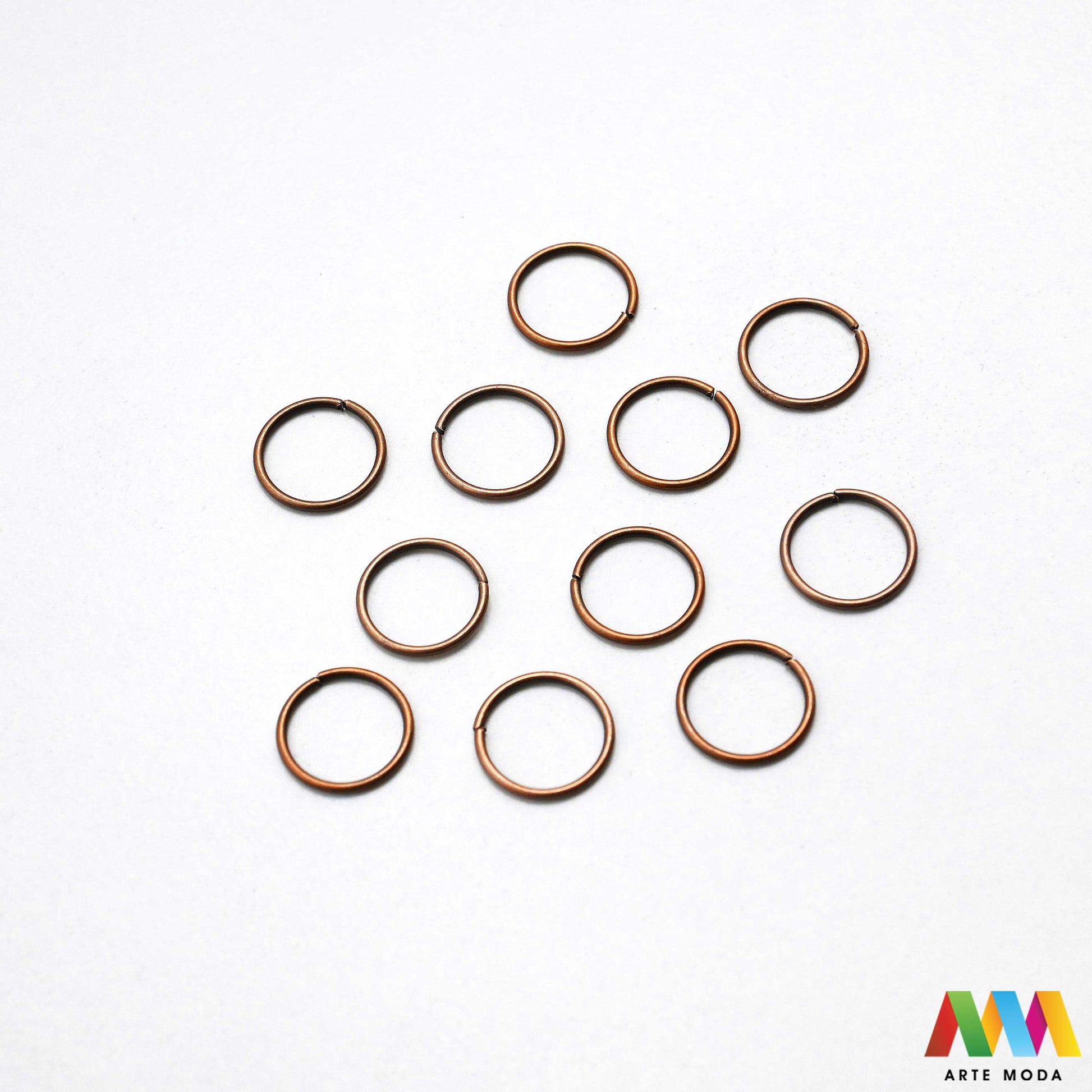alkice spojnice karike jump rings spojni prstenovi metalni kolutovi DIY pribor repromaterijal srebrne zlatne izrada nakita spajanje perli metalne za nakit otvorene zatvorene izradu materijal prsten elementi narukvice ogrlice Osigurajte čvrstinu nakitu Metalne alkice su neizostavne spojnice spajanje kopči privjesaka lanaca Birajte između prstenova u raznim veličinama bojama bronca složenost vašeg uradi sam projekta kvalitetne alkice pružit profesionalan siguran završetak kreaciji arte moda repromaterijal