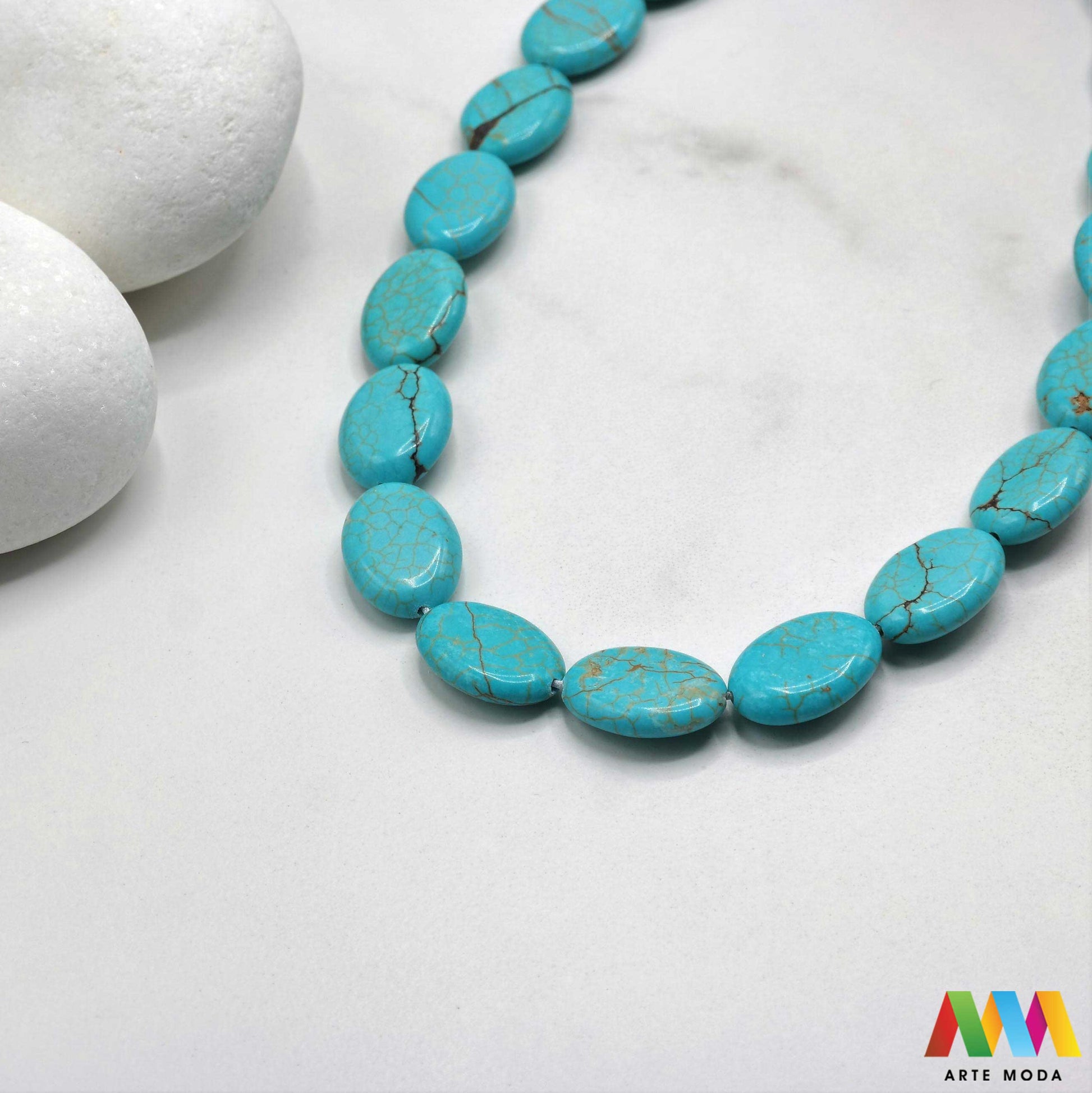 tirkiz poludragi kamen kristal mineral nakit prirodni meditacija zaštita sreća plava grlena čakra ljekovito kamenje energija kristala Simbol neba i mora ovaj prekrasni plavi poludragi kamen cijenjen je zbog svoje ljepote i metafizičkih svojstava Vjeruje se da pomaže u komunikaciji donosi sreću i štiti od negativne energije Savršen je za izradu nakita i meditaciju