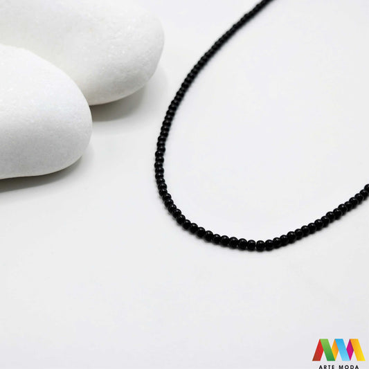 oniks onyx kristal kvarc kalcedon poludrago kamenje repromaterijal poludragi ukrasni kamen mineral crne perle crni muški nakit zaštite uzemljenje snaga izrada DIY mat sjajni narukvice ogrlice Otkrijte moć Oniksa Ovaj crni poludragi kamen simbolizira snagu zaštitu i uzemljenje Njegova duboka boja i elegantan finiš (mat/sjajni) savršeni su za sofisticirani muški i unisex nakit Birajte mat ili sjajne perle od Oniksa i unesite dozu klasične elegancije u svoj uradi sam nakit arte moda repromaterijal