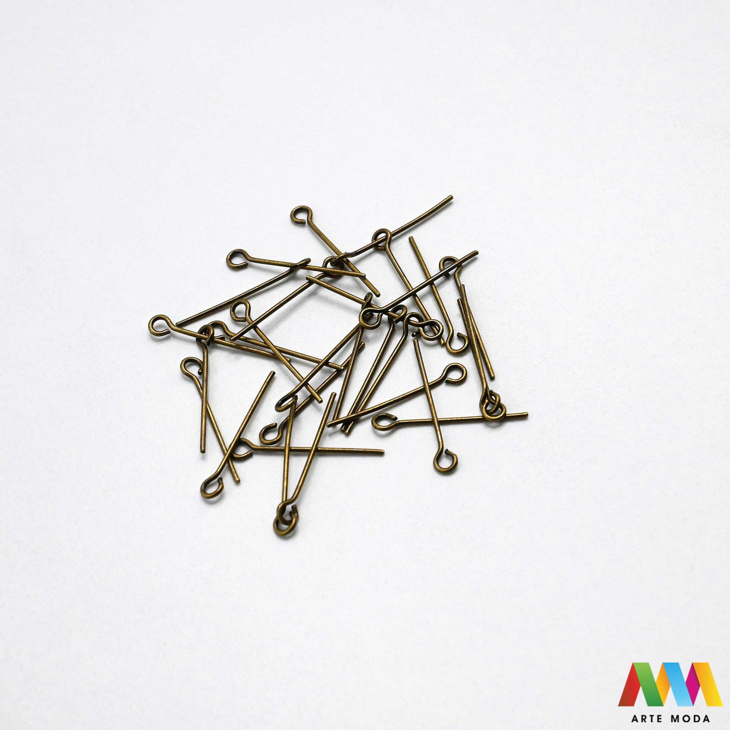 igle pinovi headpins eyepins omčicom glavicom elementi DIY pribor srebrni zlatni za izradu nakita pribor Pretvorite perle u nakit s lakoćom Metalni čavlići su osnovni alat za izradu naušnica privjesaka nizova perli Bilo da trebate igle s ravnom glavom za završetak ili igle s omčicom za daljnje spajanje naša ponuda osigurava kvalitetu i savitljivost potrebnu za profesionalne rezultate Izaberite idealnu duljinu i boju za svoj uradi sam projekt i osigurajte čvrstinu svojim kreacijama arte moda repromaterijal