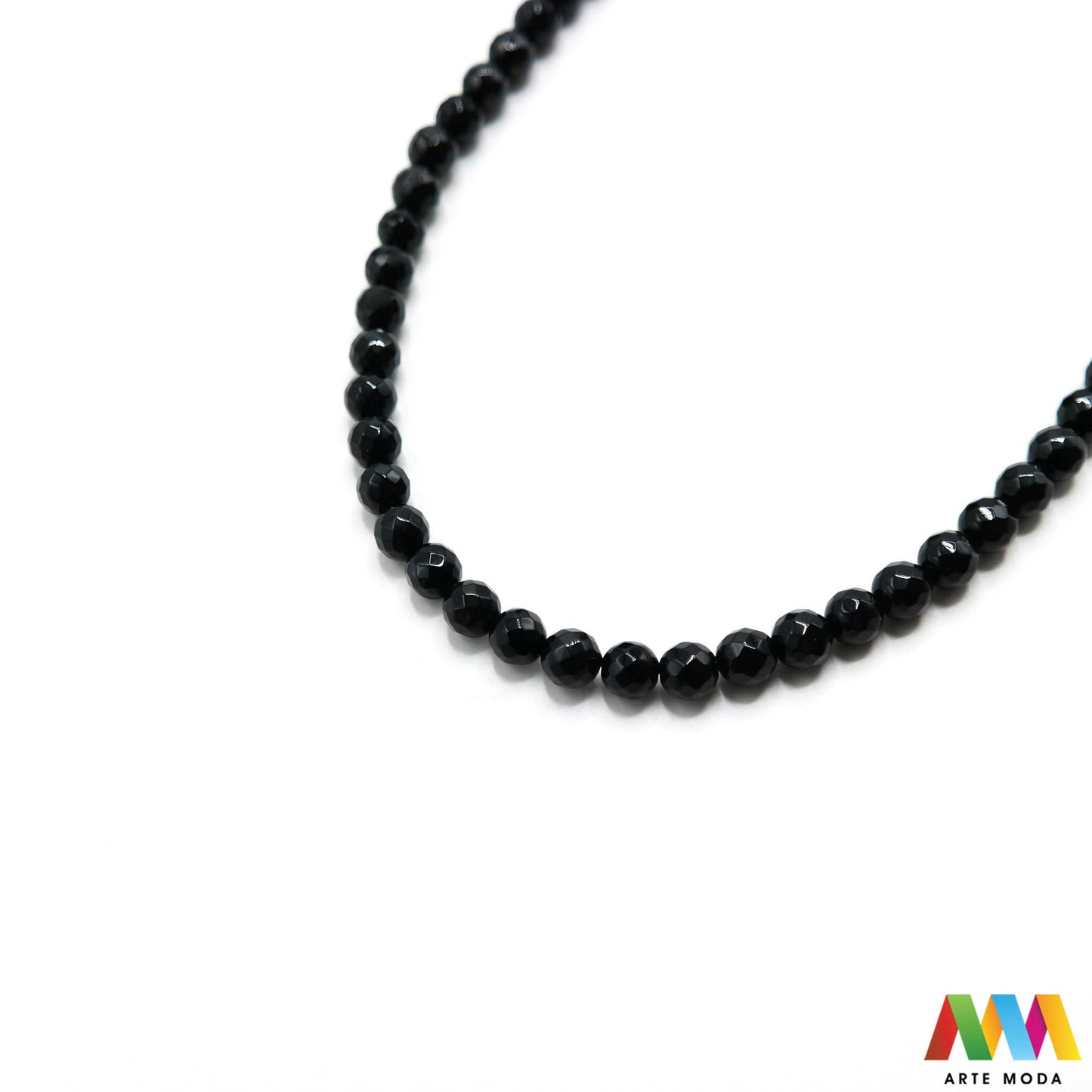 oniks onyx kristal kvarc kalcedon poludrago kamenje repromaterijal poludragi ukrasni kamen mineral crne perle crni muški nakit zaštite uzemljenje snaga izrada DIY mat sjajni narukvice ogrlice Otkrijte moć Oniksa Ovaj crni poludragi kamen simbolizira snagu zaštitu i uzemljenje Njegova duboka boja i elegantan finiš (mat/sjajni) savršeni su za sofisticirani muški i unisex nakit Birajte mat ili sjajne perle od Oniksa i unesite dozu klasične elegancije u svoj uradi sam nakit arte moda repromaterijal