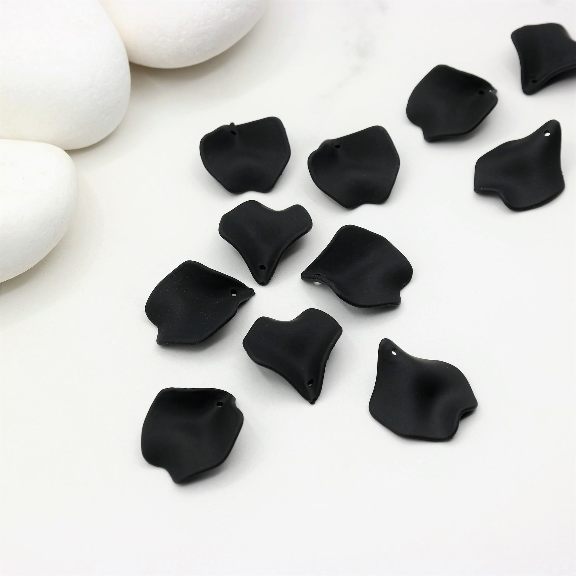 Plastični element elementi koji se koriste za nizanje i izradu nakita plastični privjesci privjesak narukvica ogrlica nanožnica od plastike privjesak